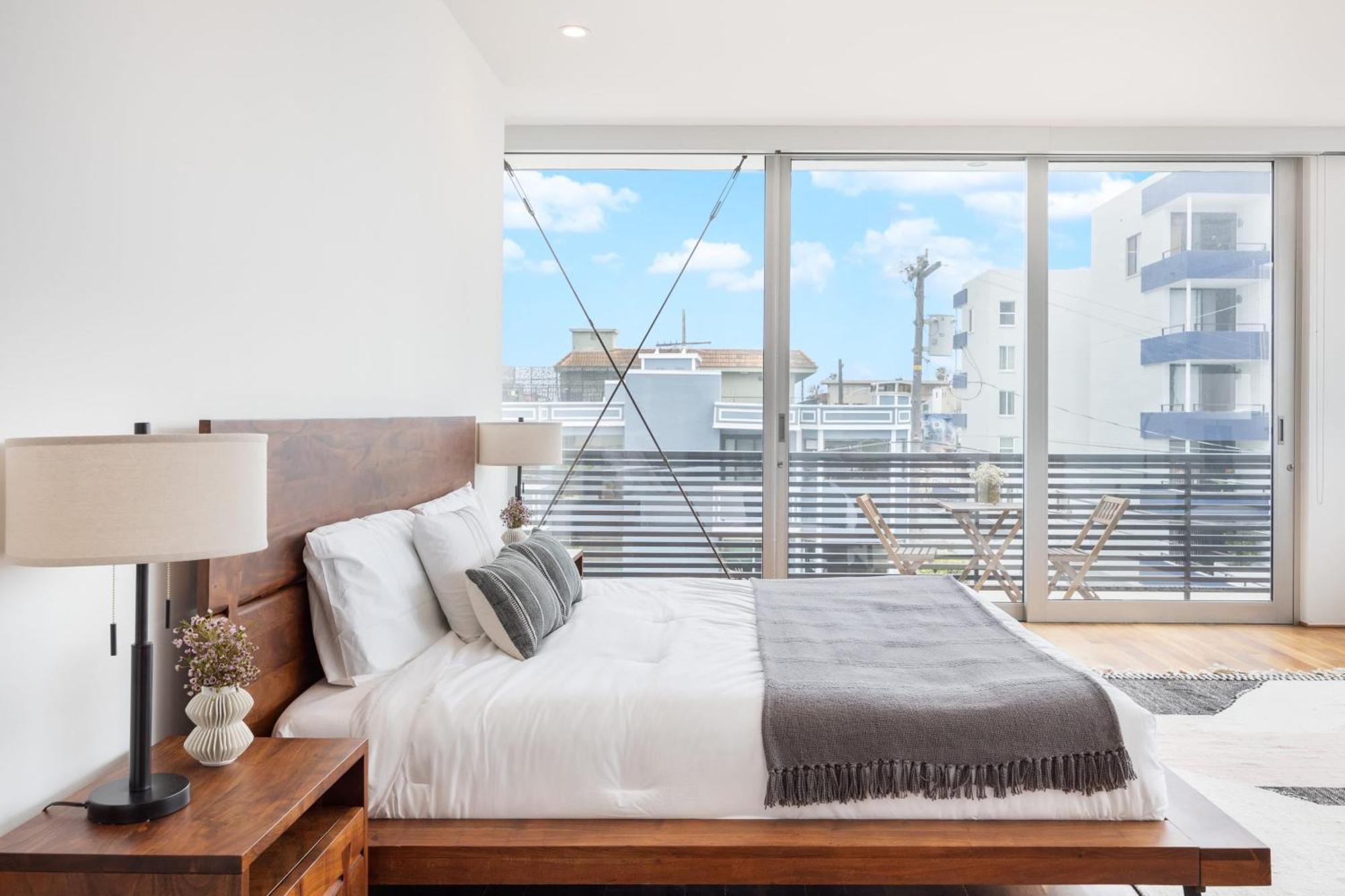Venice View By Avantstay Walk To Venice Beach Rooftop Ice Bath Luxe Design Los Angeles