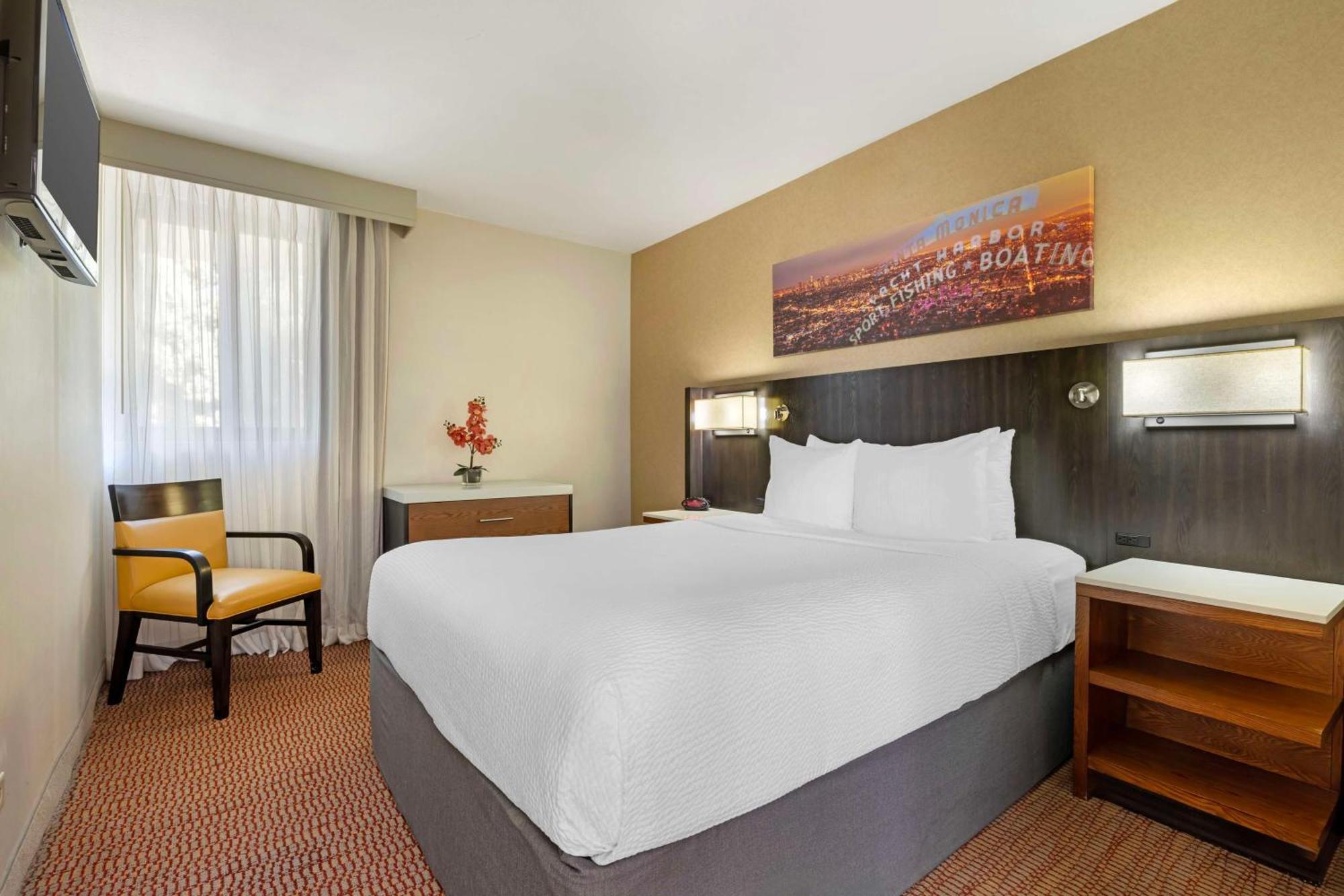 Western Royal Palace & Los Angeles