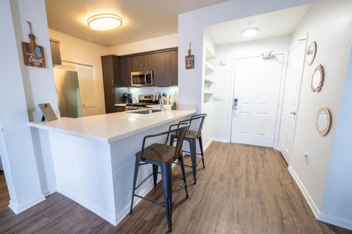 Elegant In Mdr-venice With Pool, Hottub & Gym Apartment Los Angeles