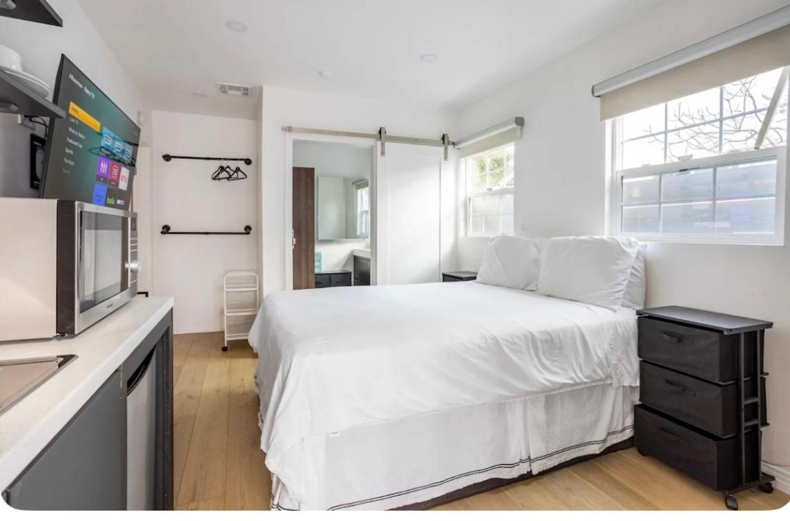 Charming One Bed One Bath Privet *