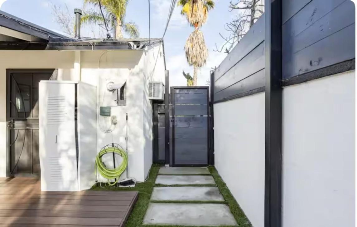 Guest house Charming One Bed One Bath Privet *