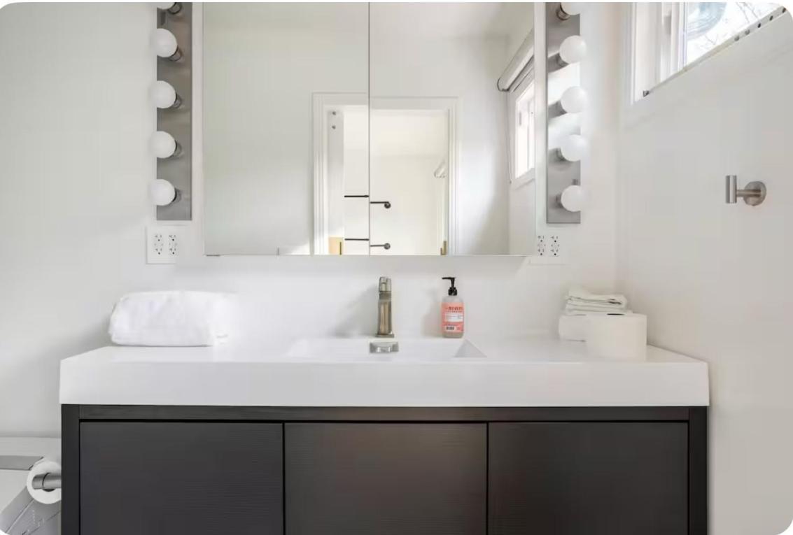 Charming One Bed One Bath Privet