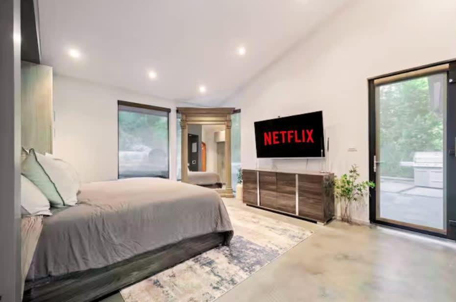 Cozy Oasis In Oakley With Basketball Court Pool Los Angeles