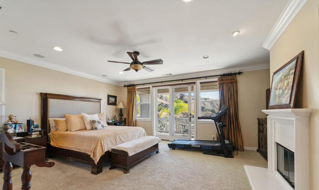 Beautiful Porter Ranch *