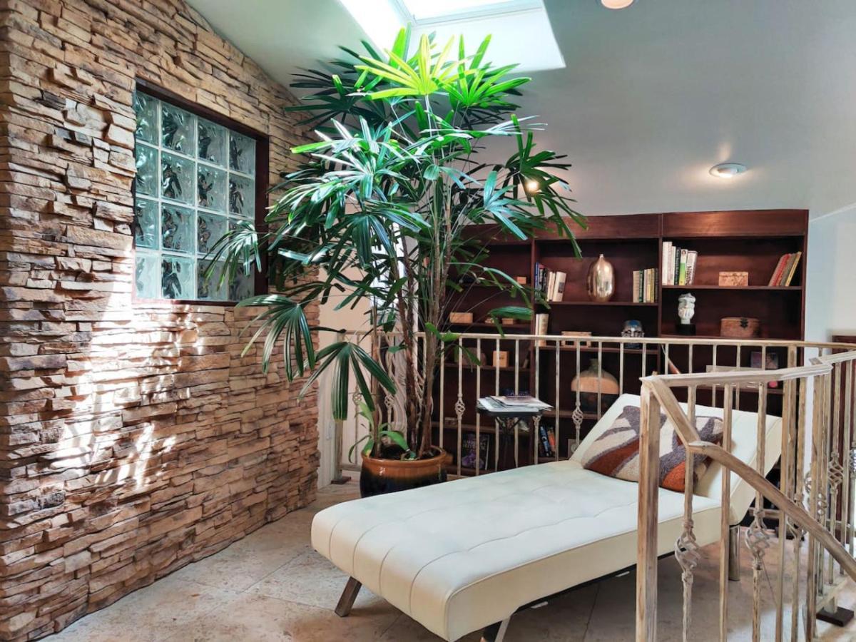 Skyhill Oasis With Hot Tub Walk To Universal Casa de férias Los Angeles