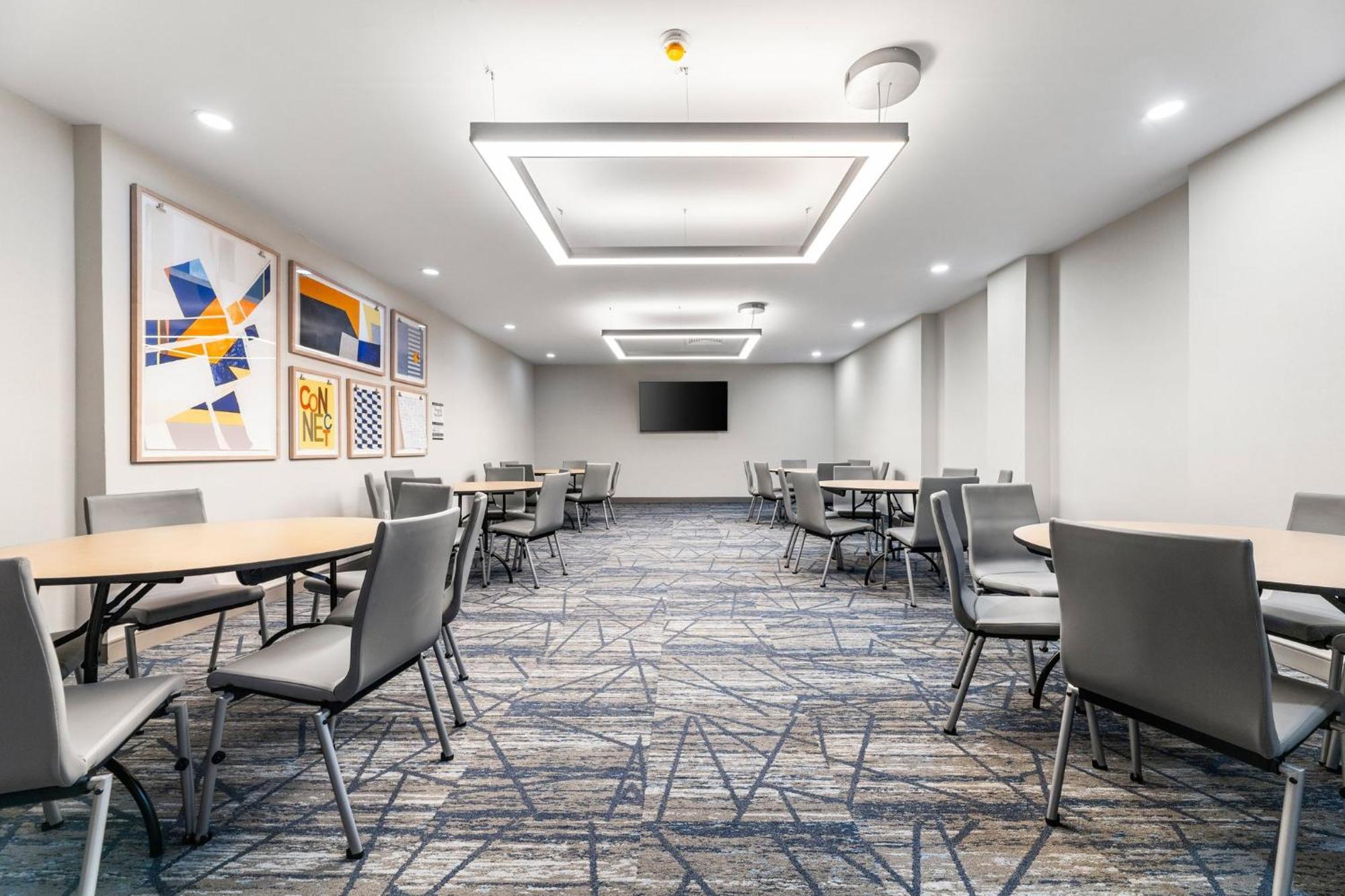 Hotel Holiday Express Van Nuys By Ihg