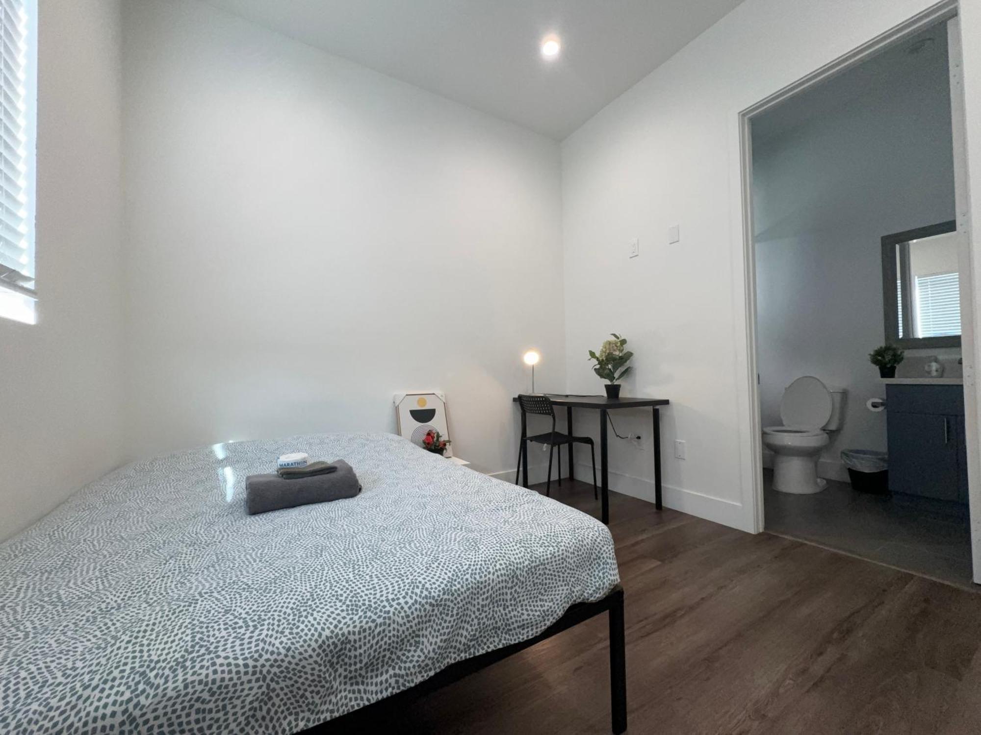 Hostel The Blue - Private With Private Bath - Usc - Dtla - Bmo Stadium - La Olympic - Staples Center *
