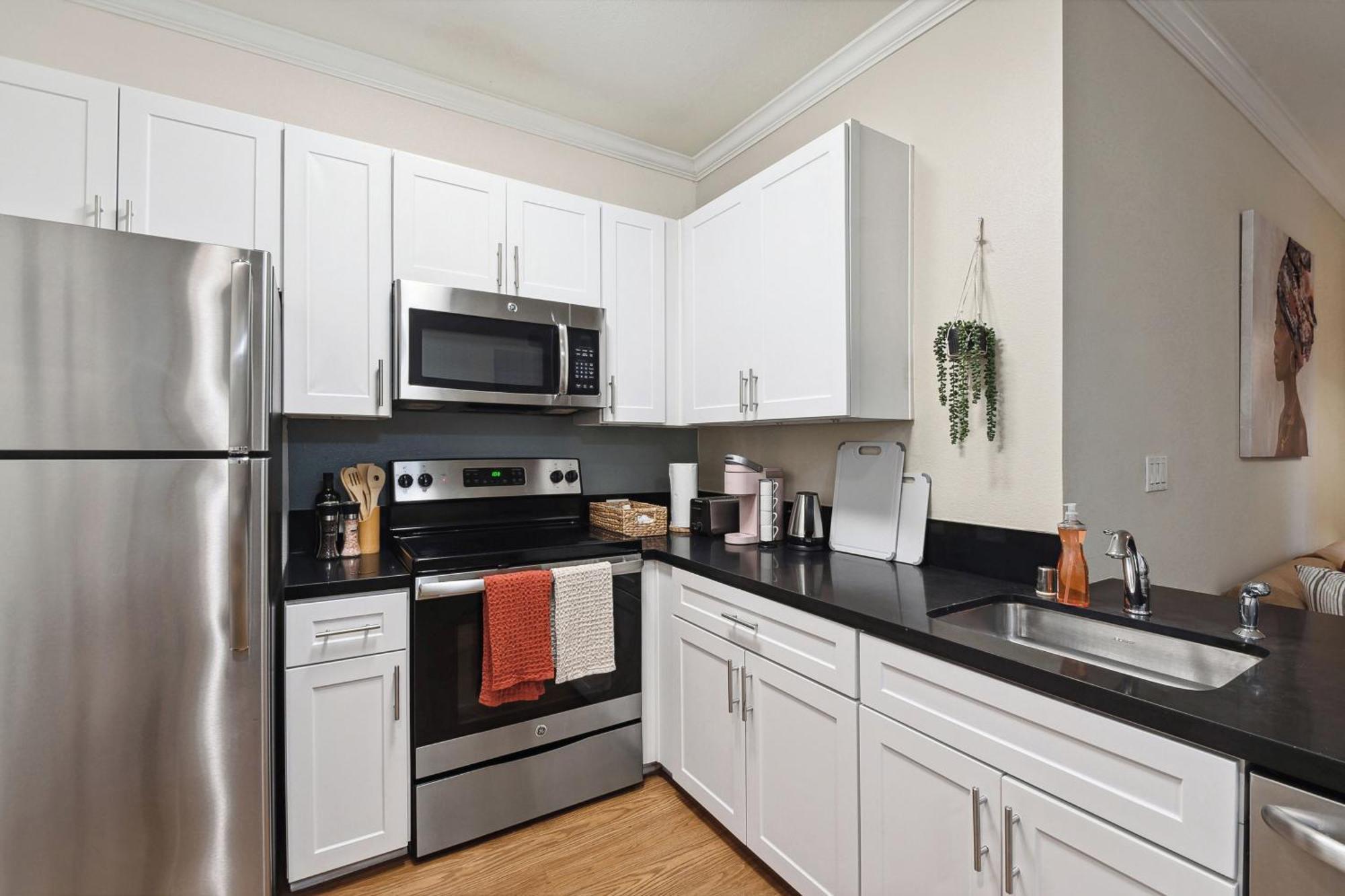 Ideal 1br In Santa Monica Pool, Gym, Free Parking 2 Min To Promenade