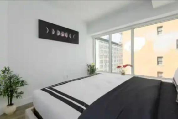 Beautiful 3br High Risepool, Rooftop Views * Los Angeles