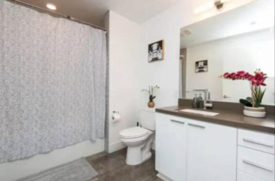Apartment Beautiful 3br High Risepool, Rooftop Views Los Angeles