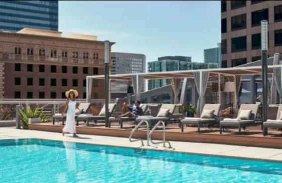 Beautiful 3br High Risepool, Rooftop Views *