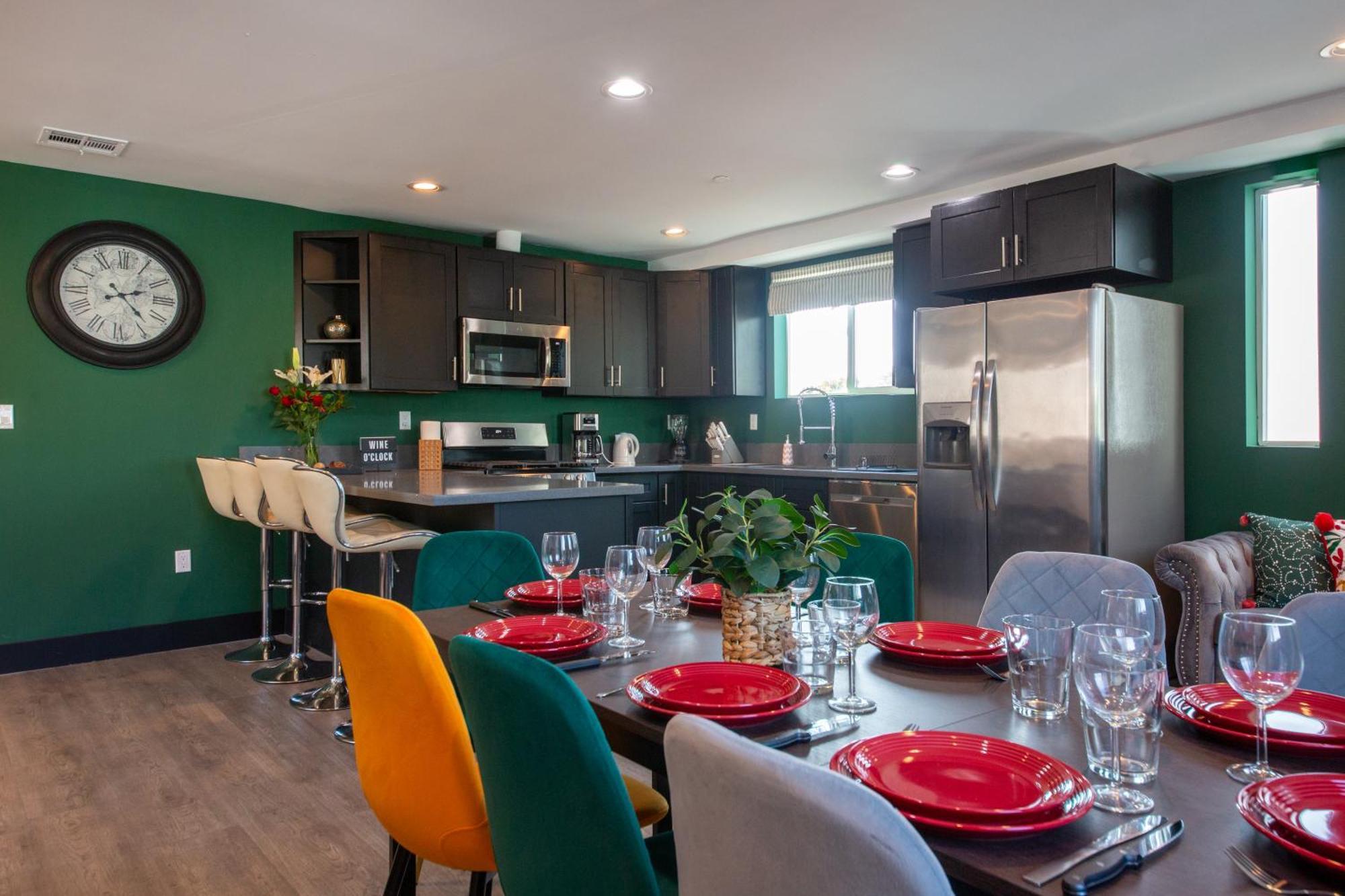 Spacious Luxury In The Heart Of La! Free Parking And Jacuzzi *