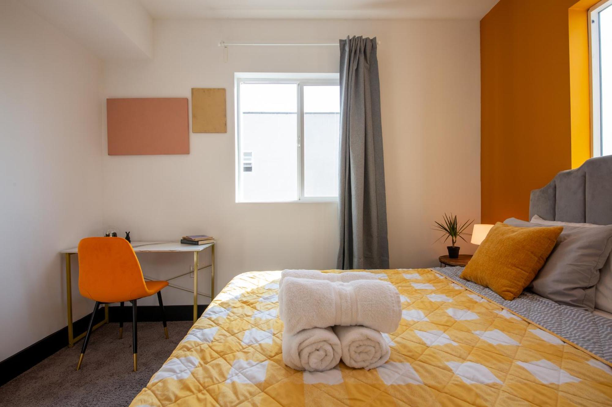 Spacious Luxury In The Heart Of La! Free Parking And Jacuzzi