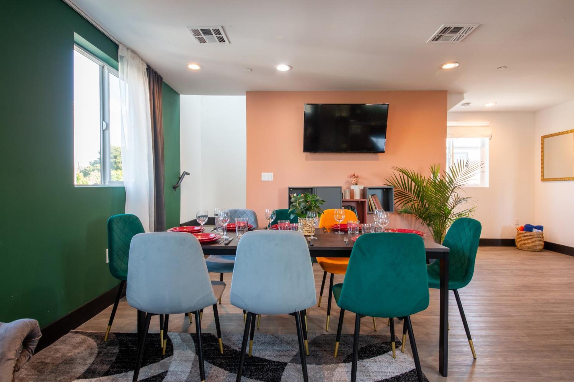Villa Spacious Luxury In The Heart Of La! Free Parking And Jacuzzi