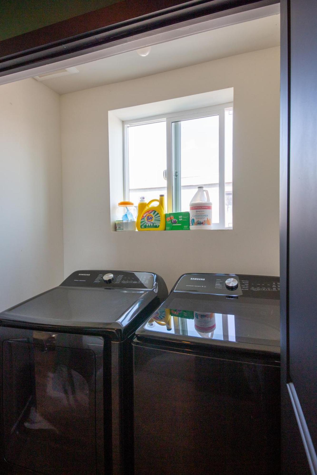 Spacious Luxury In The Heart Of La! Free Parking And Jacuzzi Los Angeles