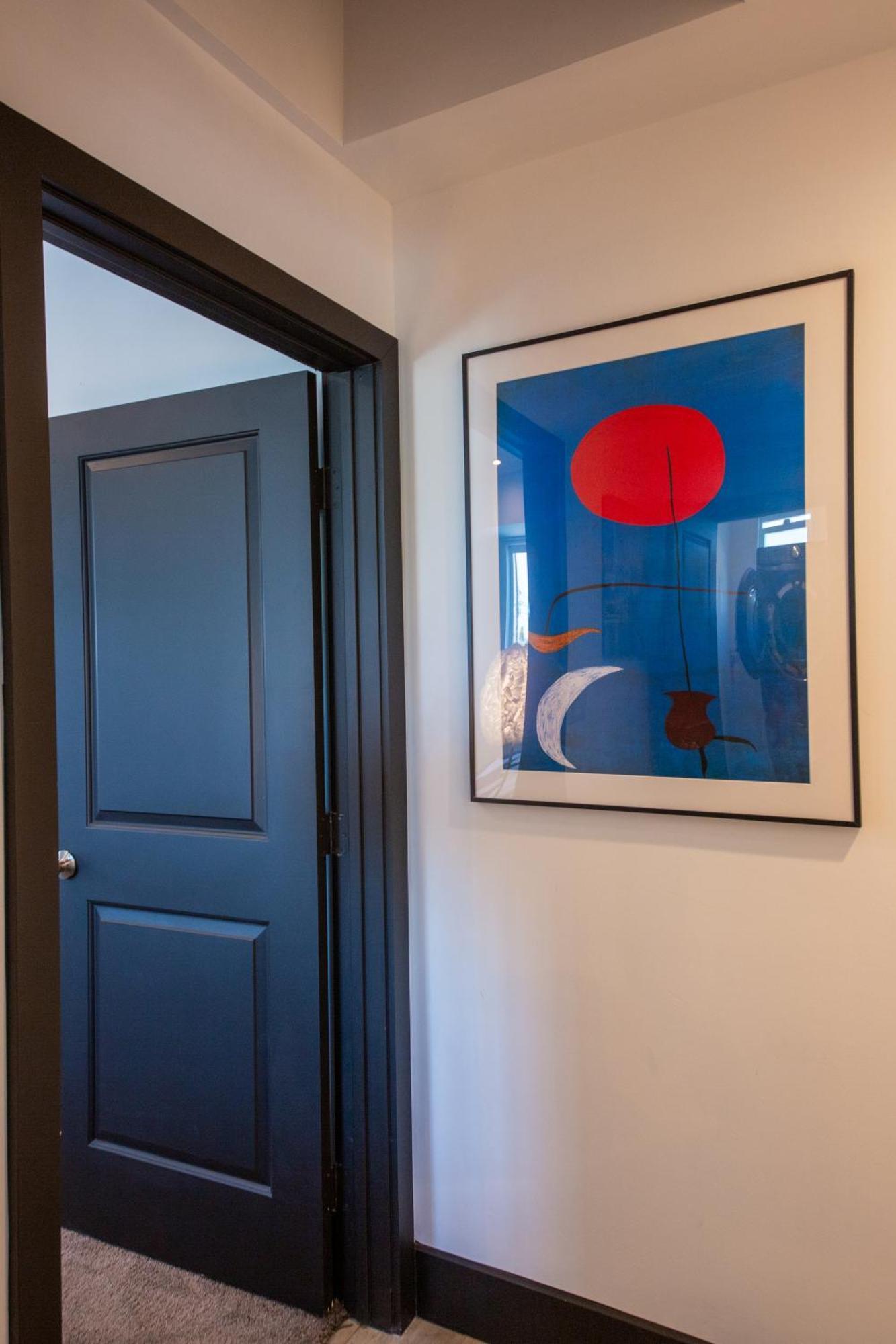 Spacious Luxury In The Heart Of La! Free Parking And Jacuzzi