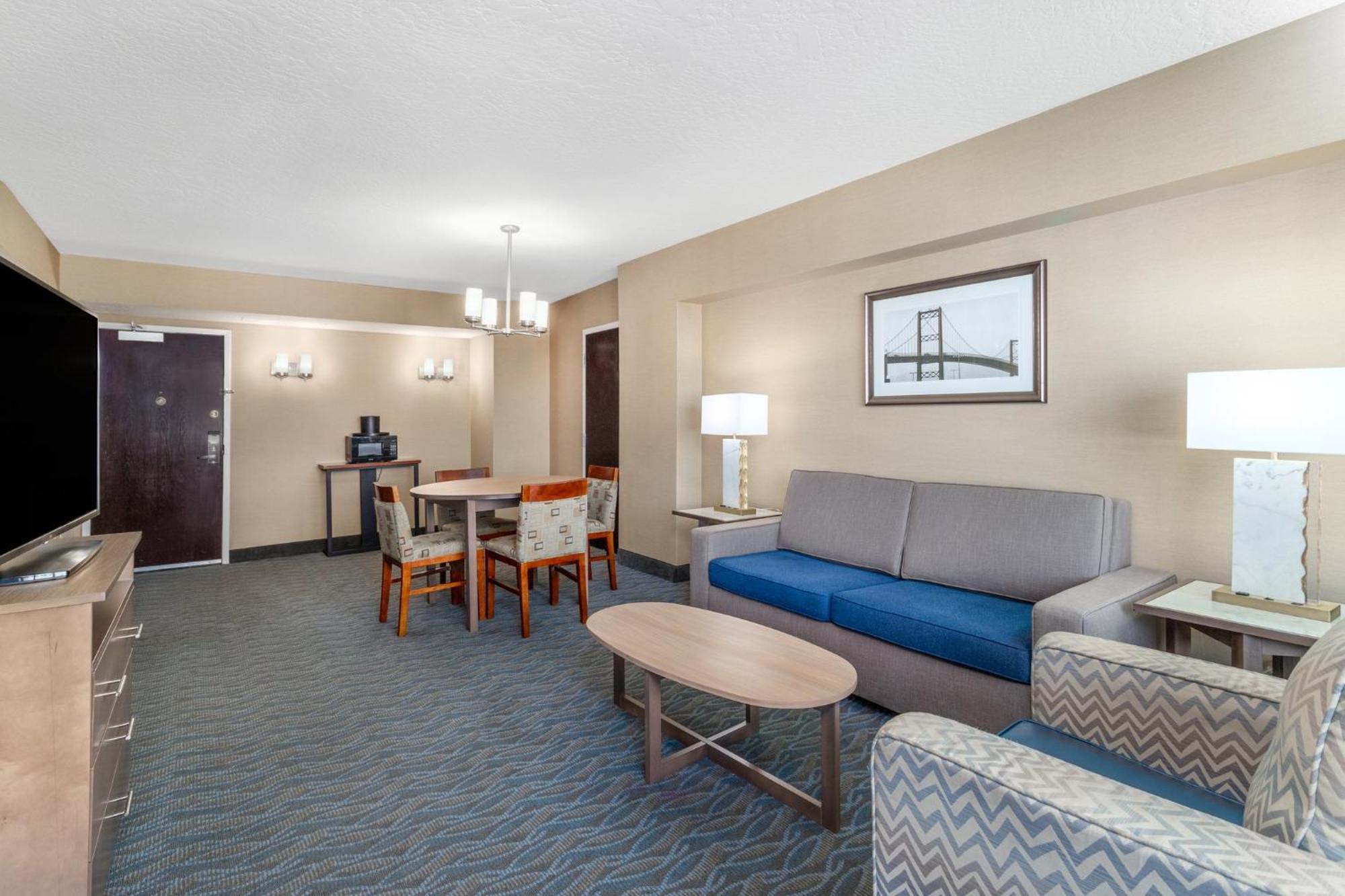 Hotel Crowne Plaza Angeles Harbor By Ihg