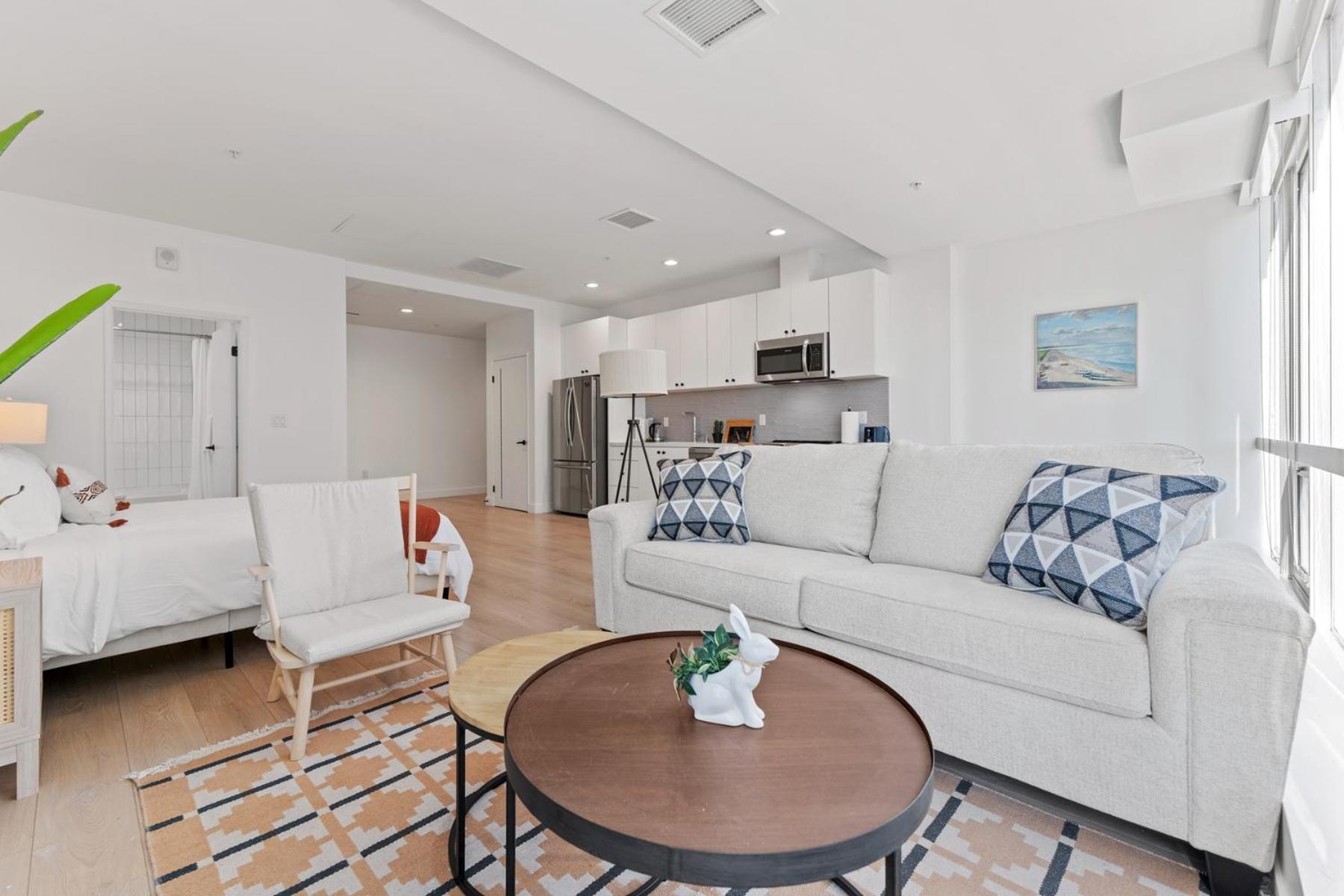 Stylish Downtown La Getaway - Prime Location On Wilshire Blvd!