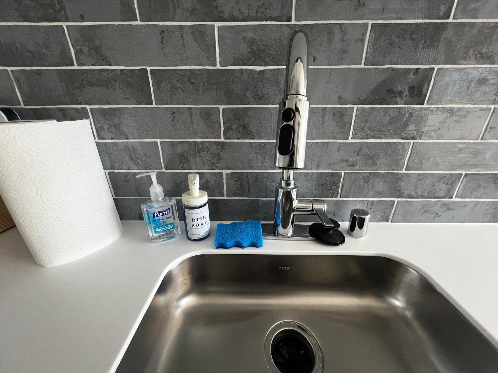 Apartment Modern Hollywood Walk Of Fame Apts- Free Parking, 360 Rooftop, Pool, Gym- Centrally Located