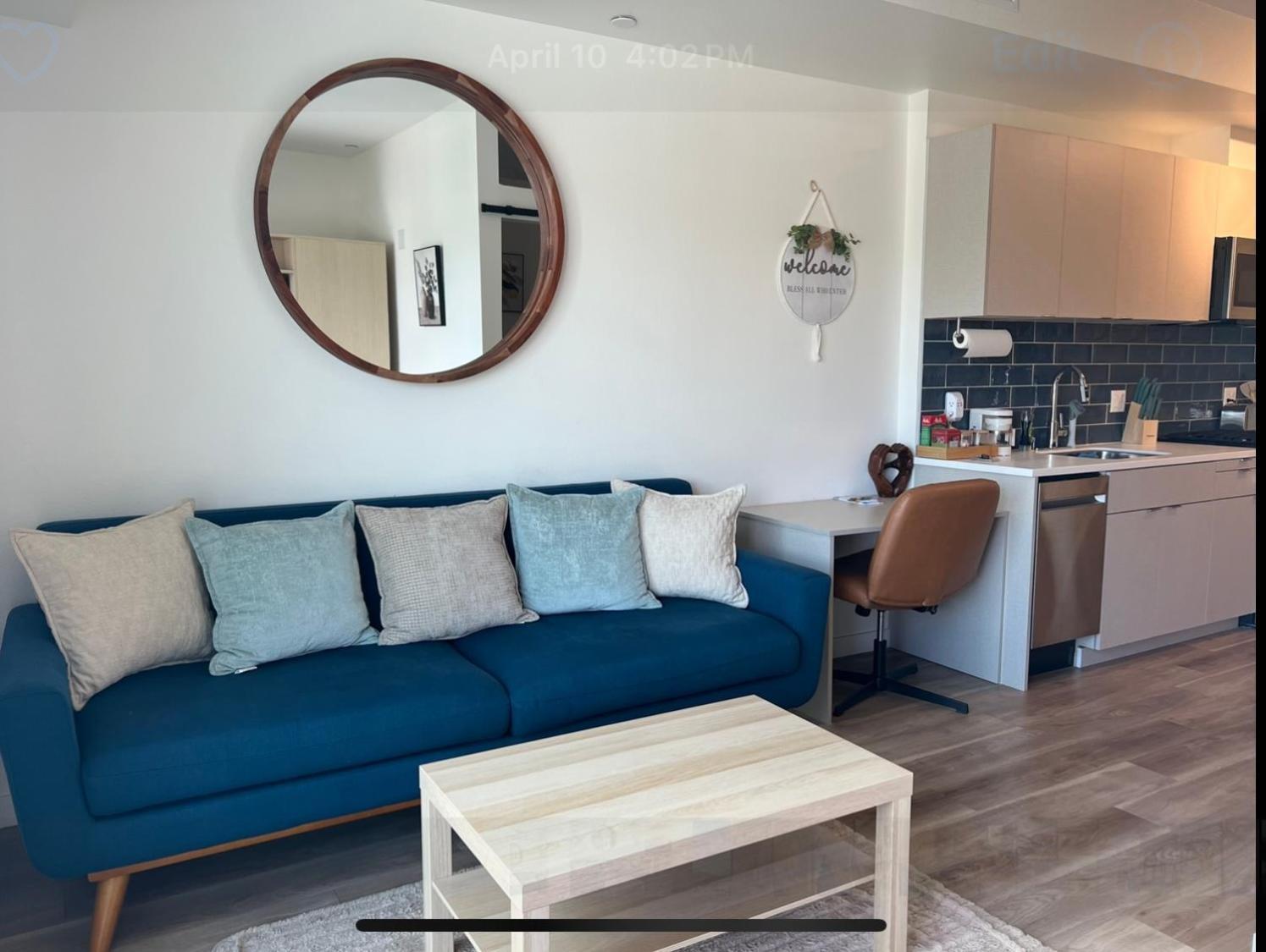 Apartment Modern Hollywood Walk Of Fame Apts- Free Parking, 360 Rooftop, Pool, Gym- Centrally Located