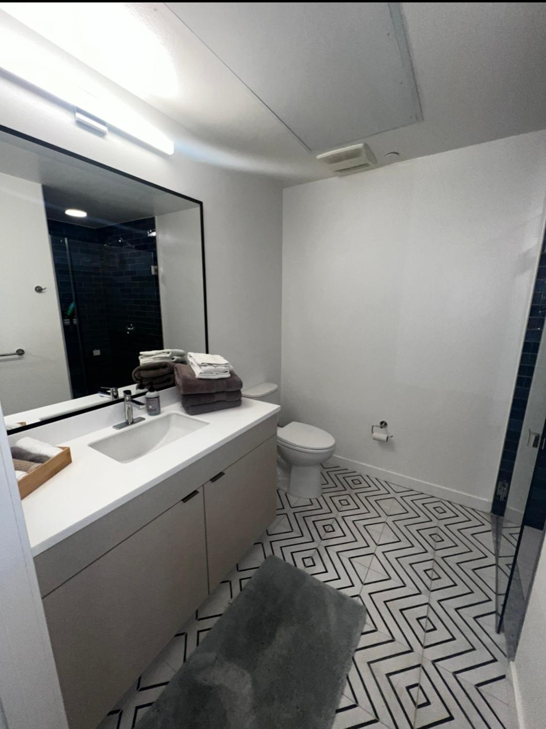 Apartment Modern Hollywood Walk Of Fame Apts- Free Parking, 360 Rooftop, Pool, Gym- Centrally Located