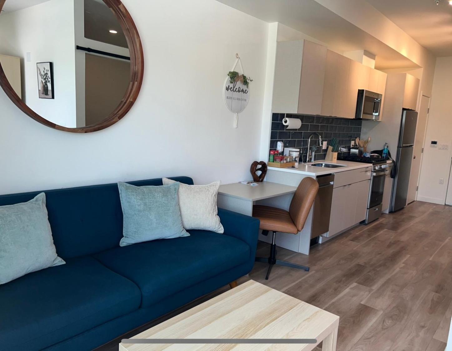 Apartment Modern Hollywood Walk Of Fame Apts- Free Parking, 360 Rooftop, Pool, Gym- Centrally Located Los Angeles
