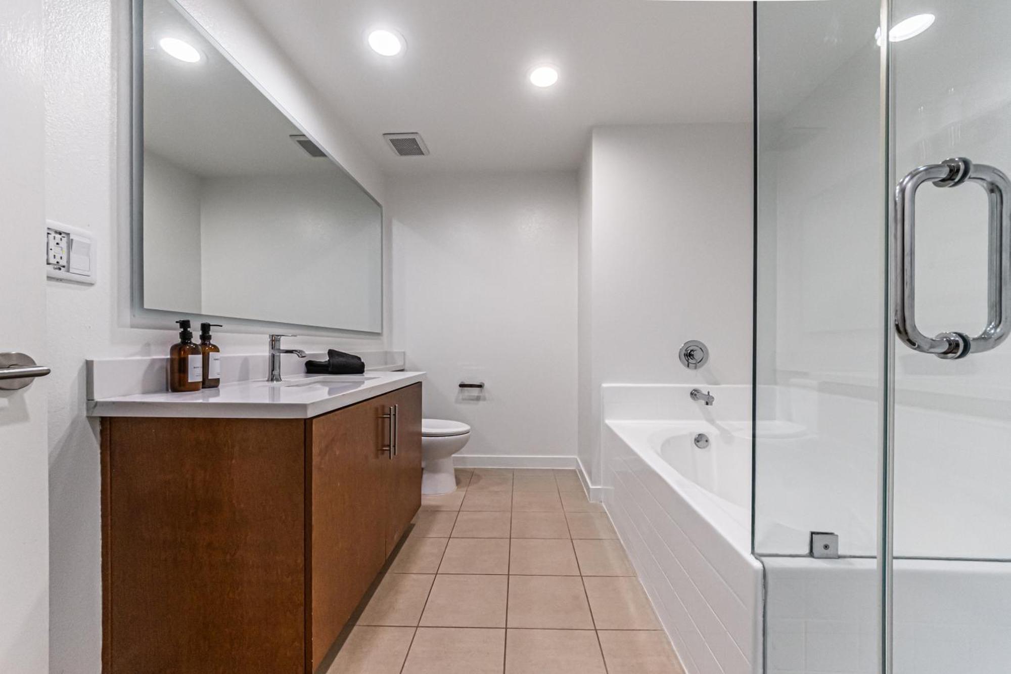 Apartamento Stylish 2bdr & 2bth - 15 Mins Walk To The Beach! Los Angeles