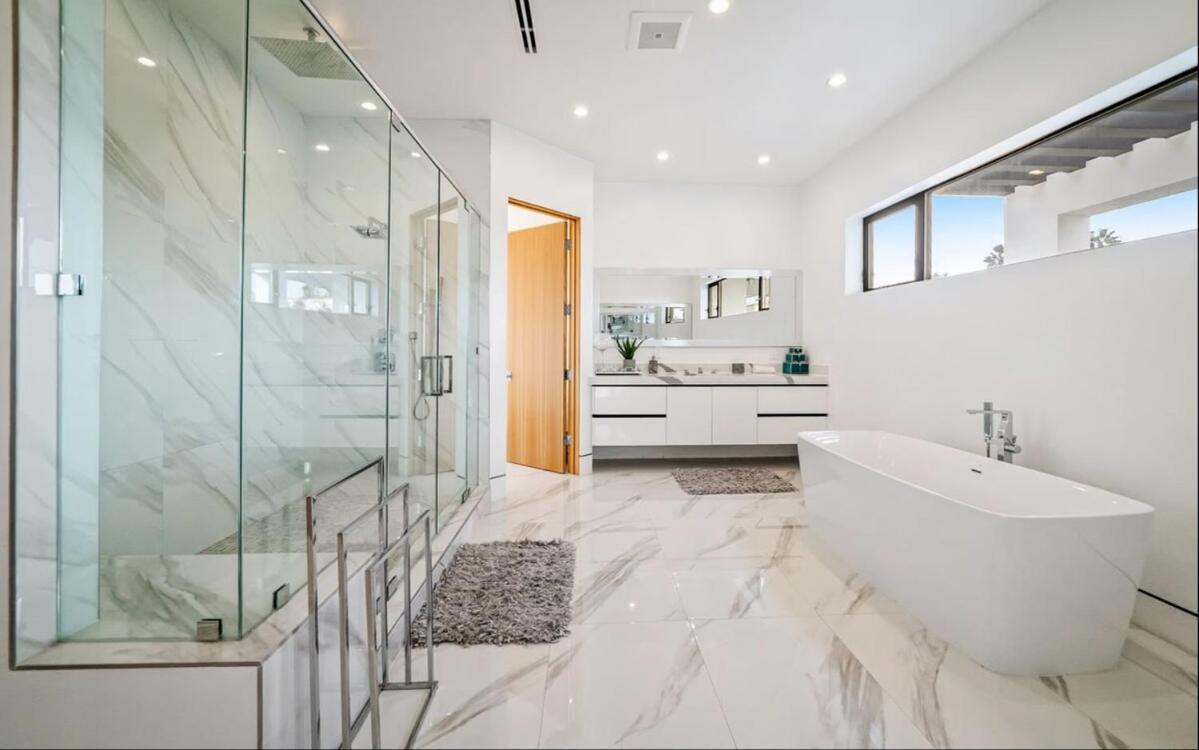 Luxurious Retreat - Modern House With Pool Pousada *