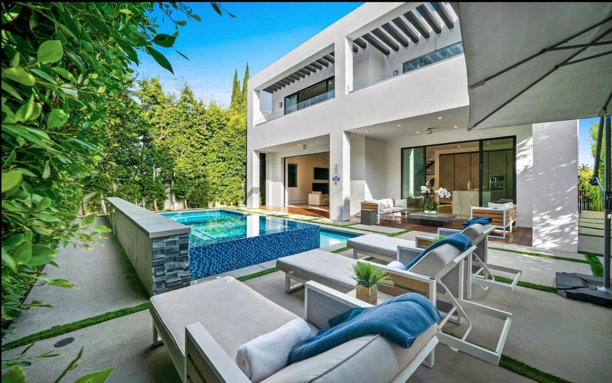 Luxurious Retreat - Modern House With Pool Pousada Los Angeles