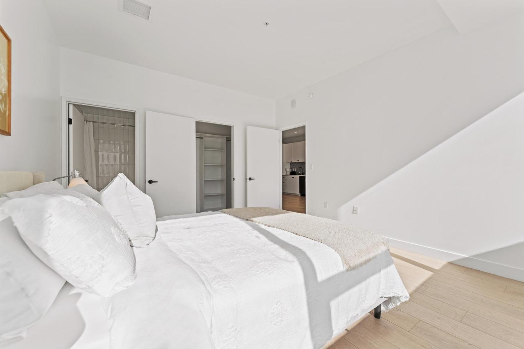 Stylish Westwood - Steps From Ucla Apartment