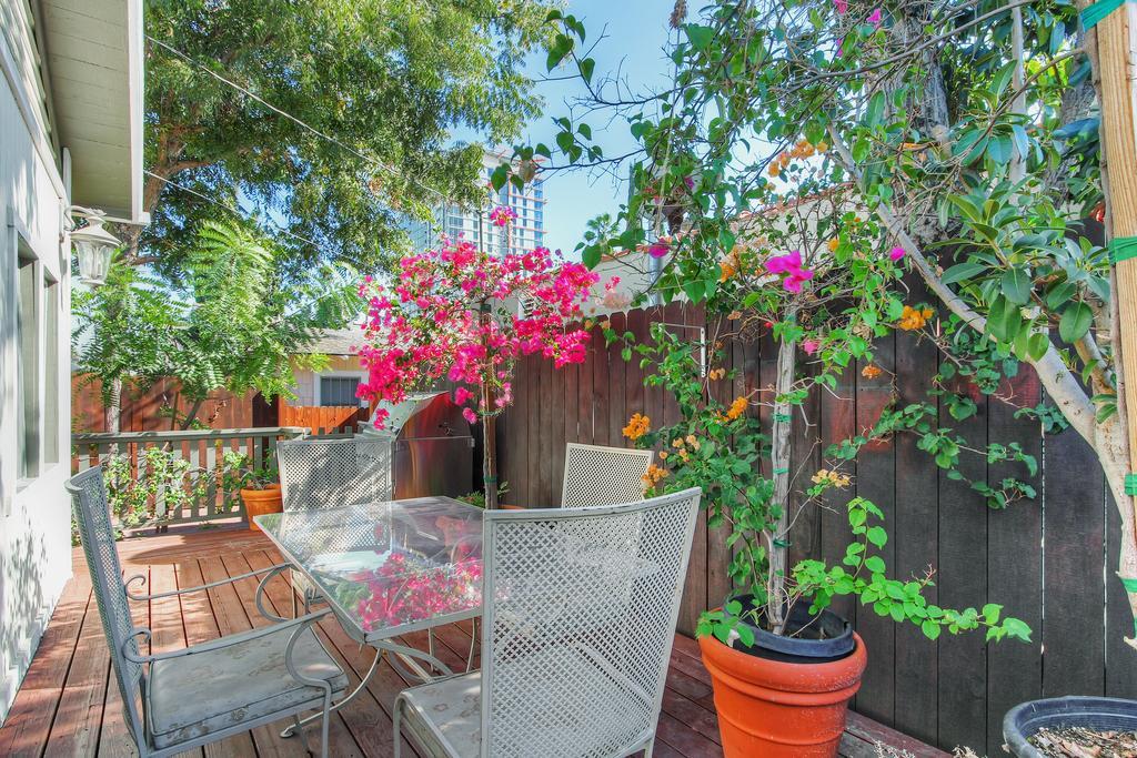 Hollywood Cottages * Los Angeles