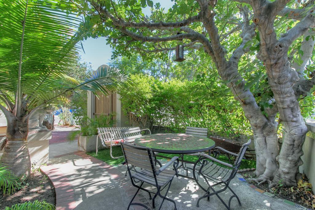 Hollywood Cottages * Los Angeles