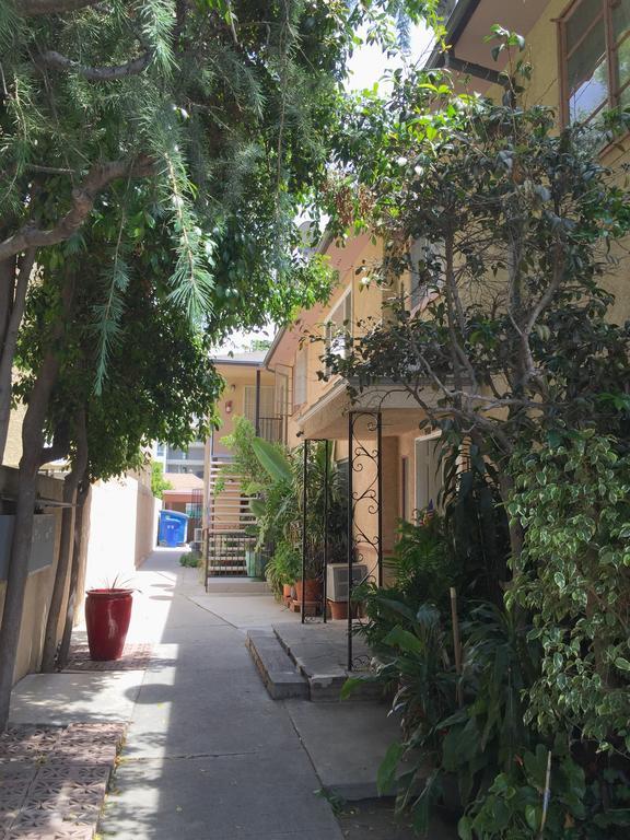 Apartment North Mansfield Ave Los Angeles