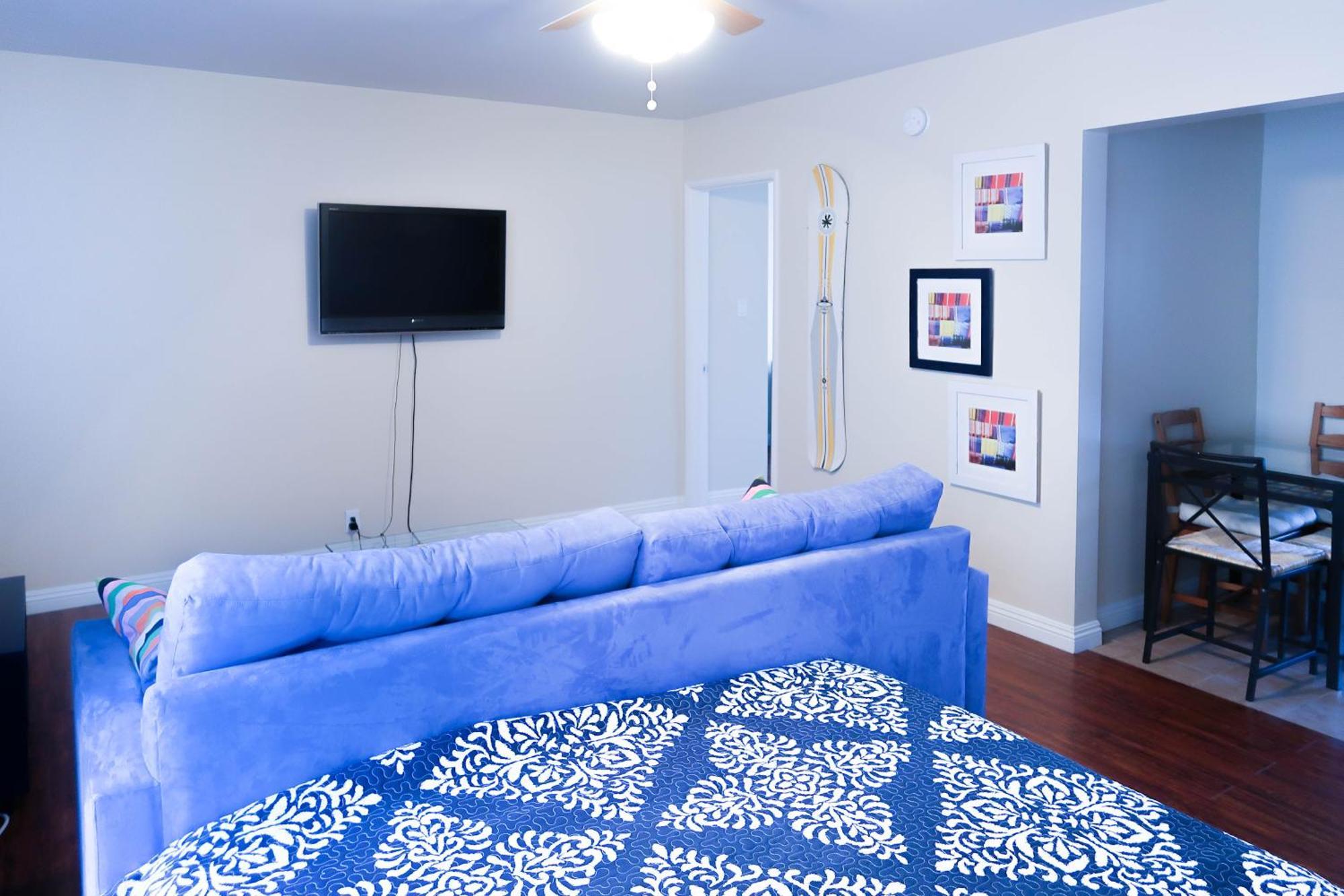 Apartment North Mansfield Ave Los Angeles