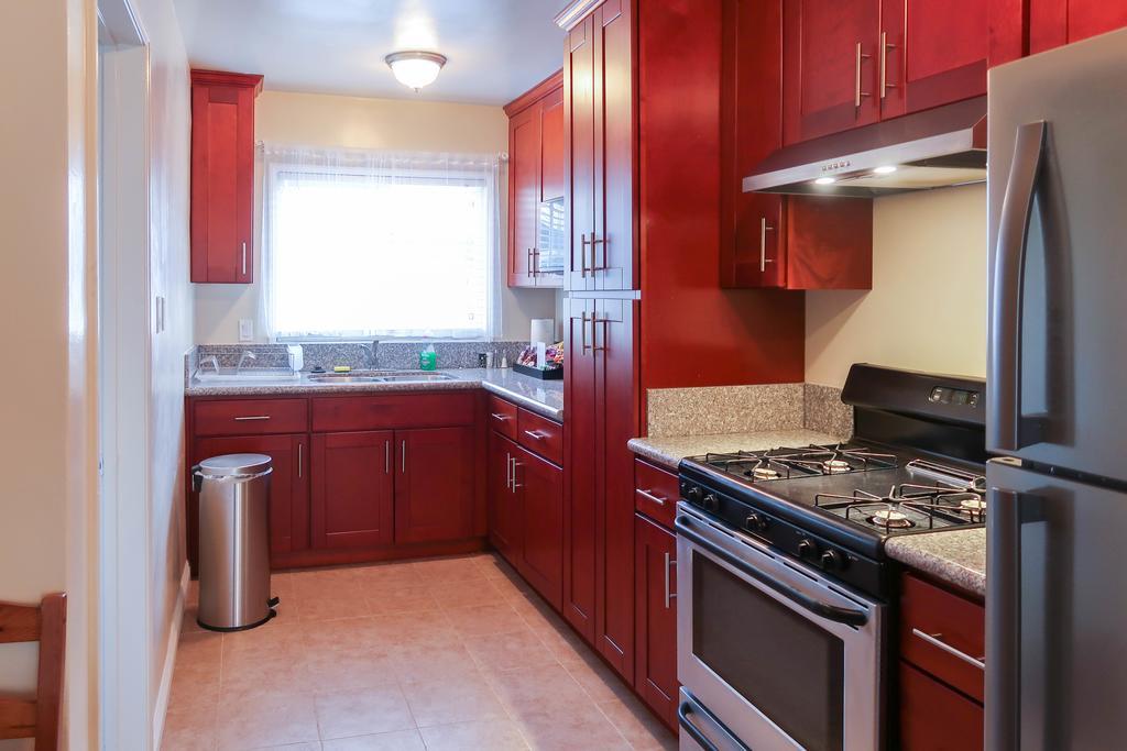 Apartment North Mansfield Ave Los Angeles