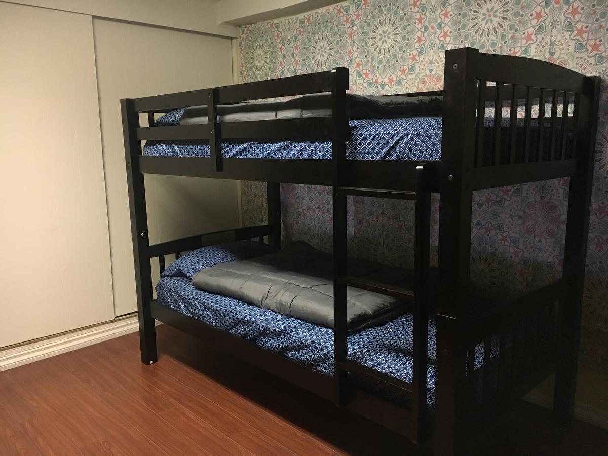 Hostel Monsoon Family Inc Los Angeles