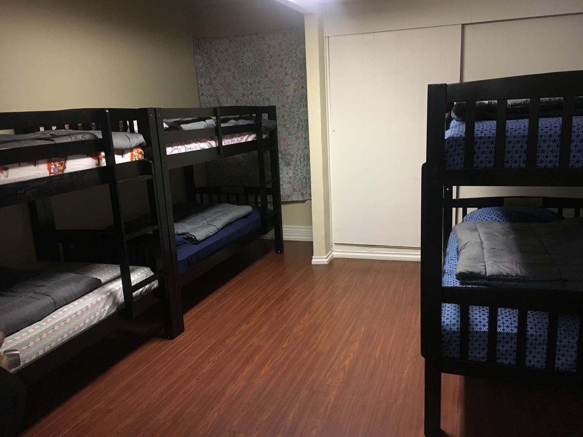 Monsoon Family Inc Hostel Los Angeles