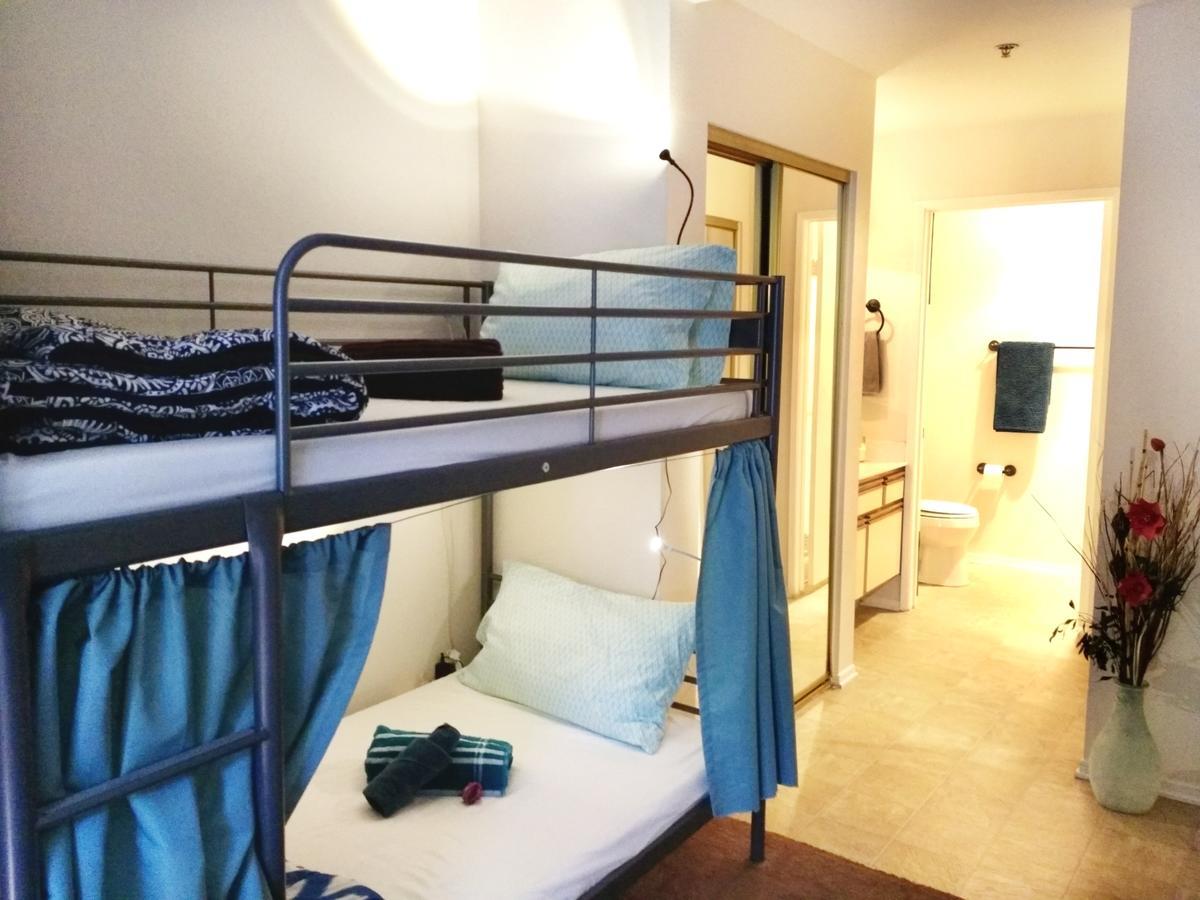 Hollywood Shine Hostel *