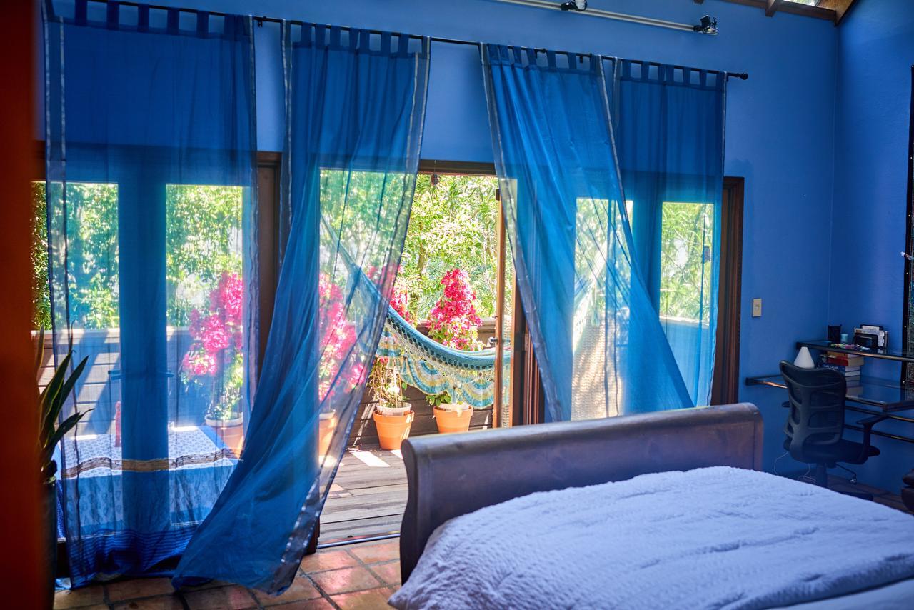 The Treehouse, Bel Air - A Vegan Bed & Breakfast *