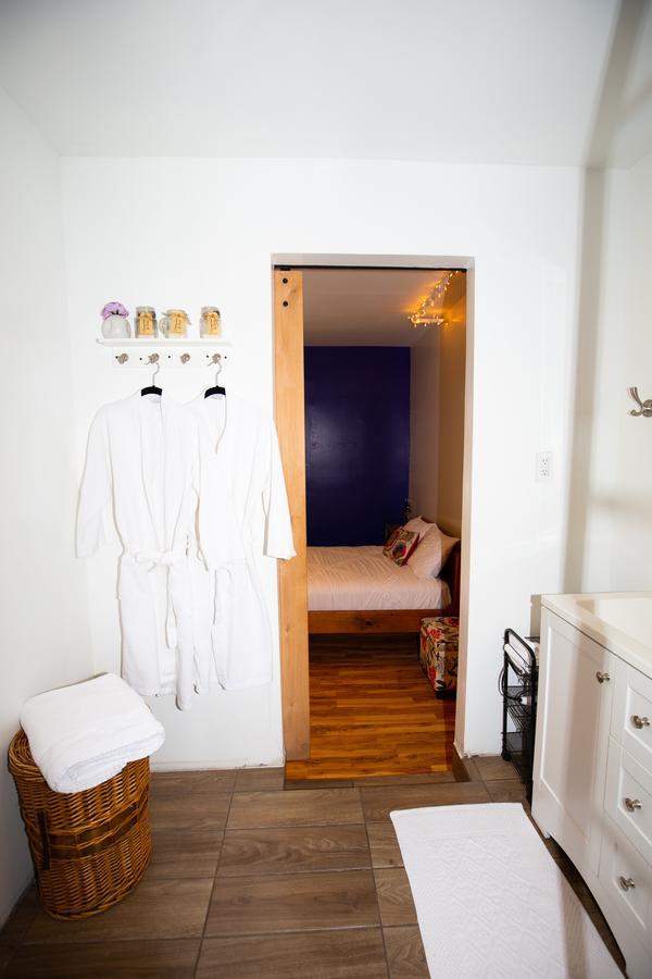 The Treehouse, Bel Air - A Vegan Bed & Breakfast Los Angeles