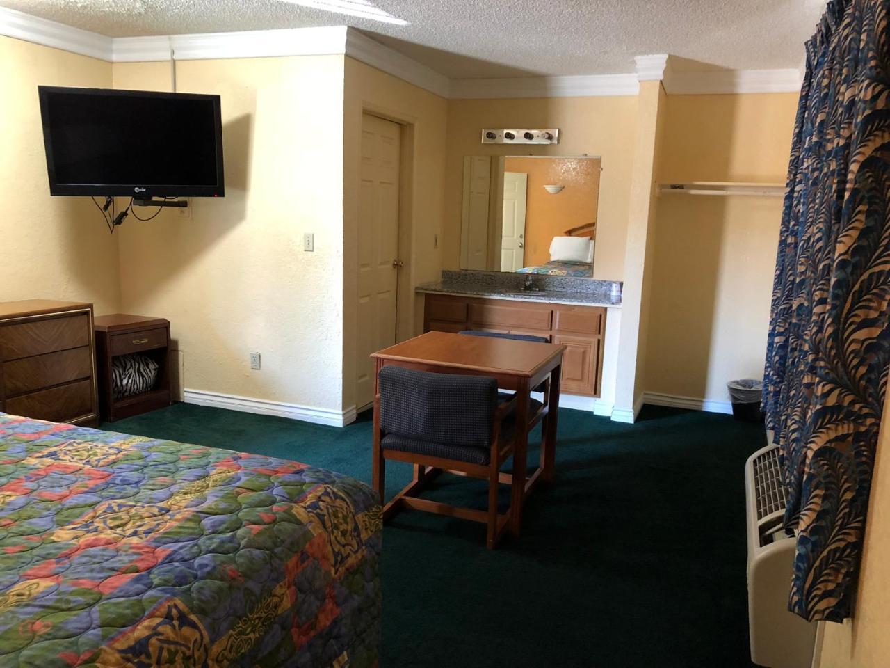 Pine Tree Motel 2*
