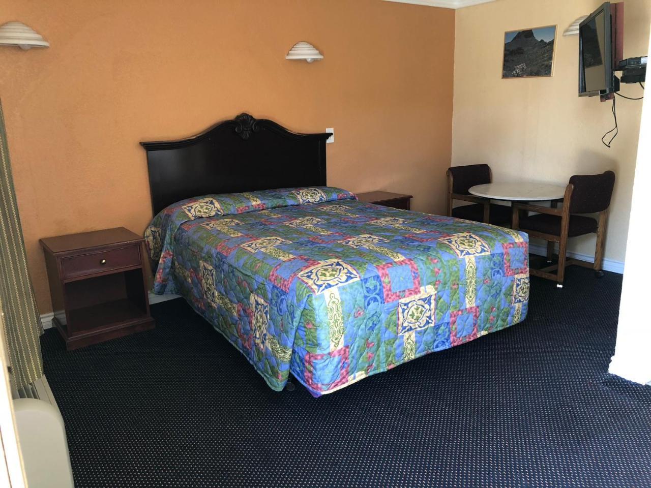Pine Tree Motel Los Angeles