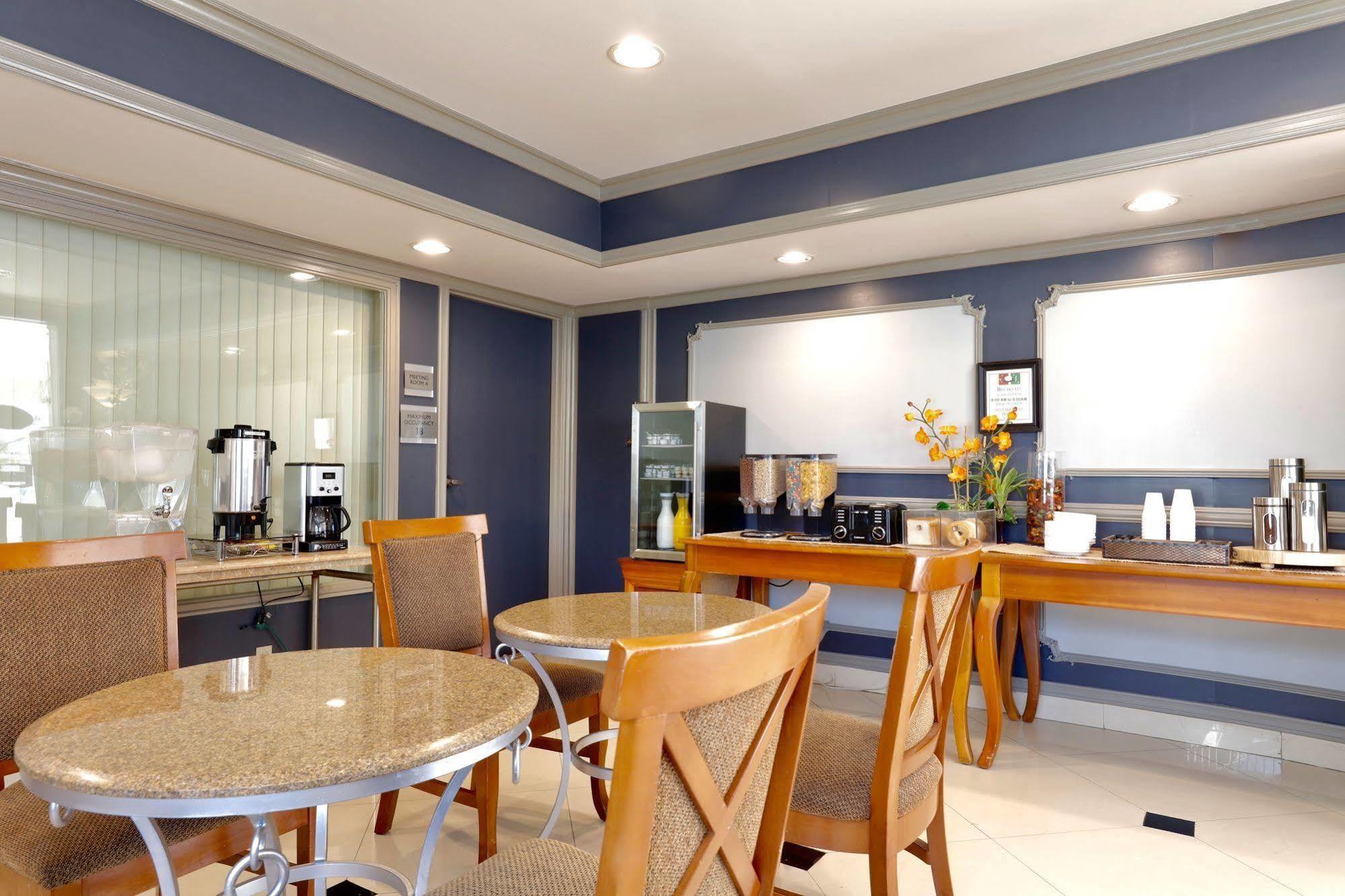 The Sojourn Angeles - Sherman Oaks 2*