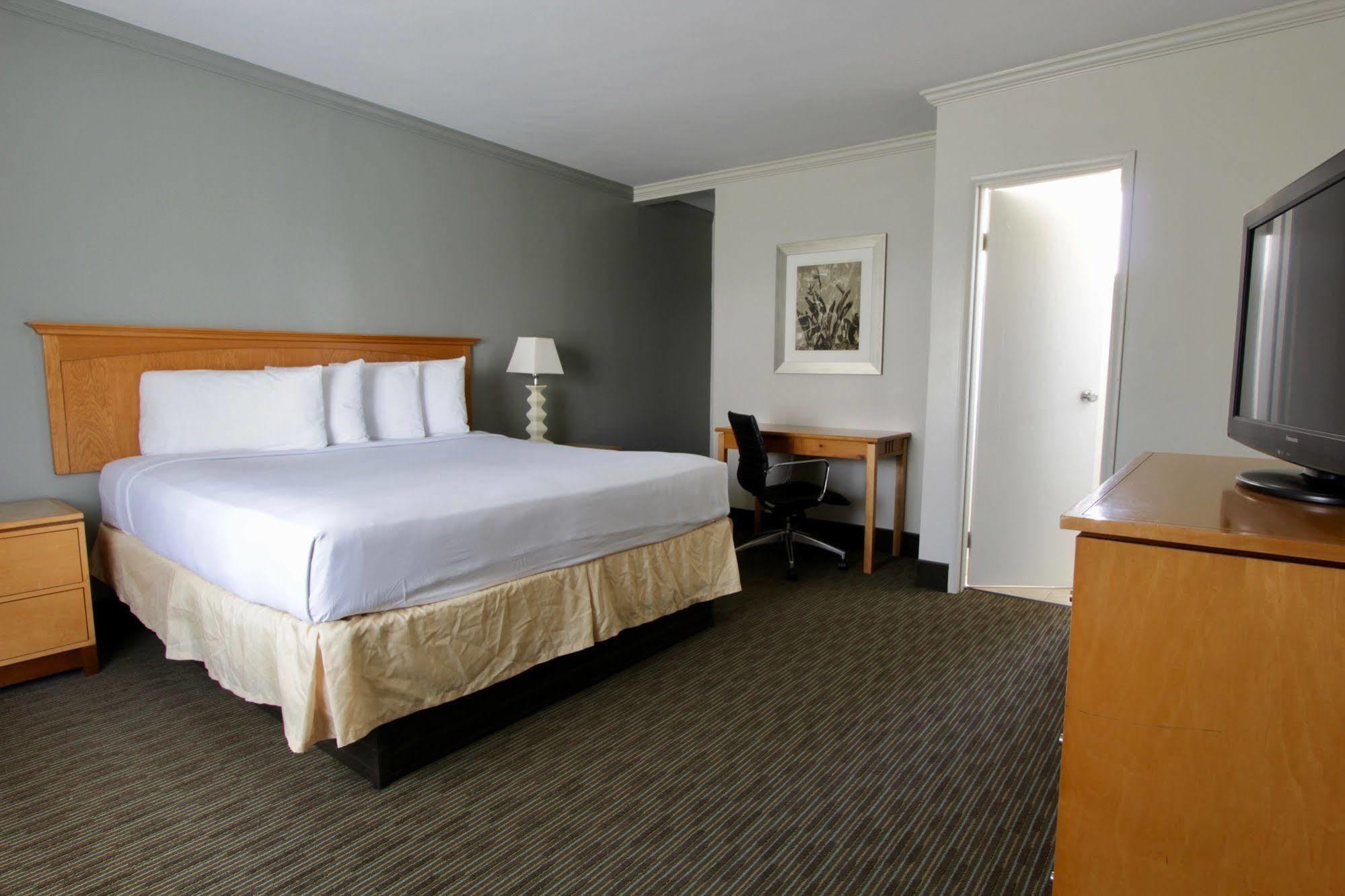 The Sojourn Angeles - Sherman Oaks 2*