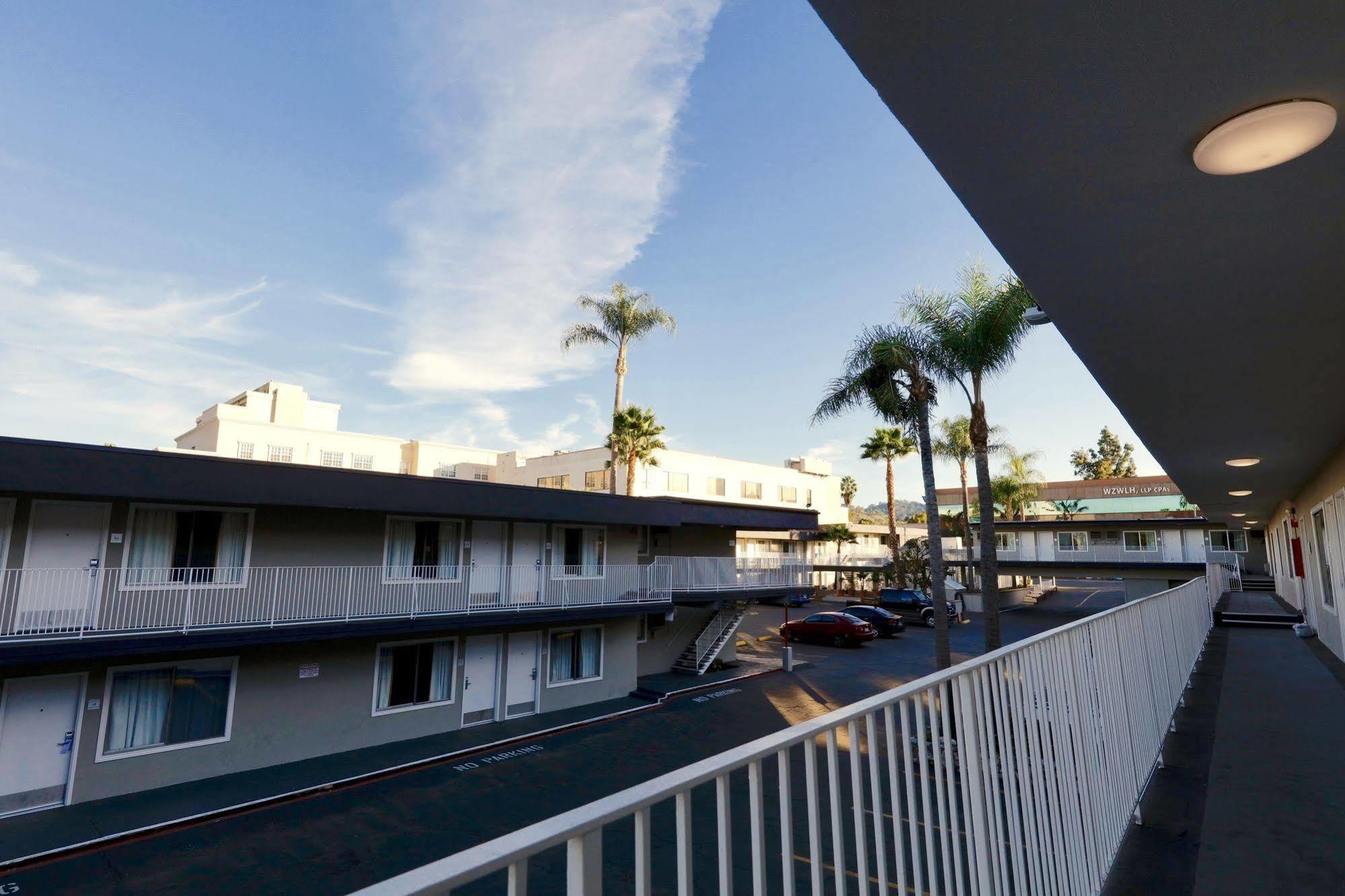 The Sojourn Angeles - Sherman Oaks 2*
