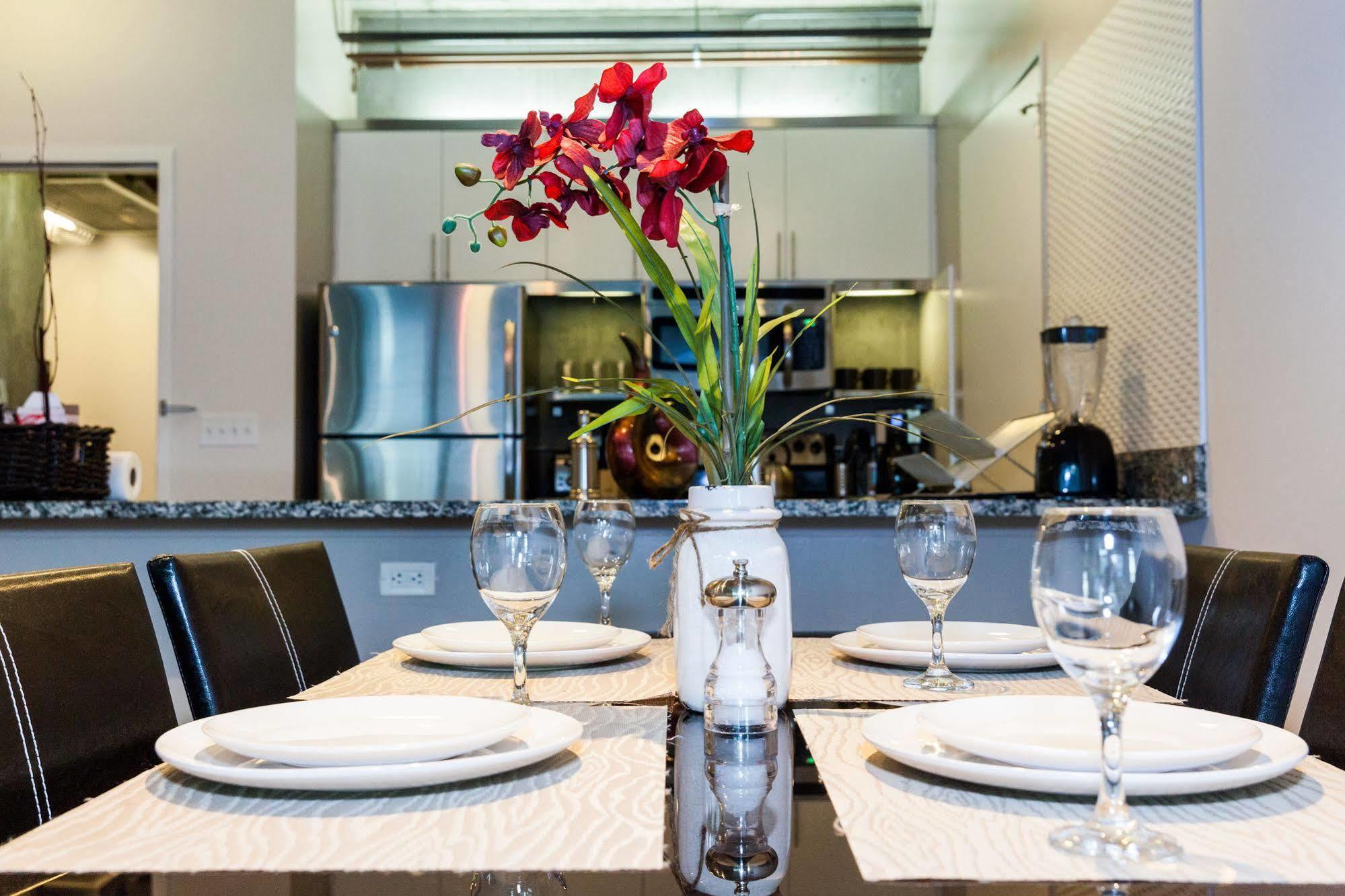 Corporate Suites Downtown In The Heart Of La Hotel 4*