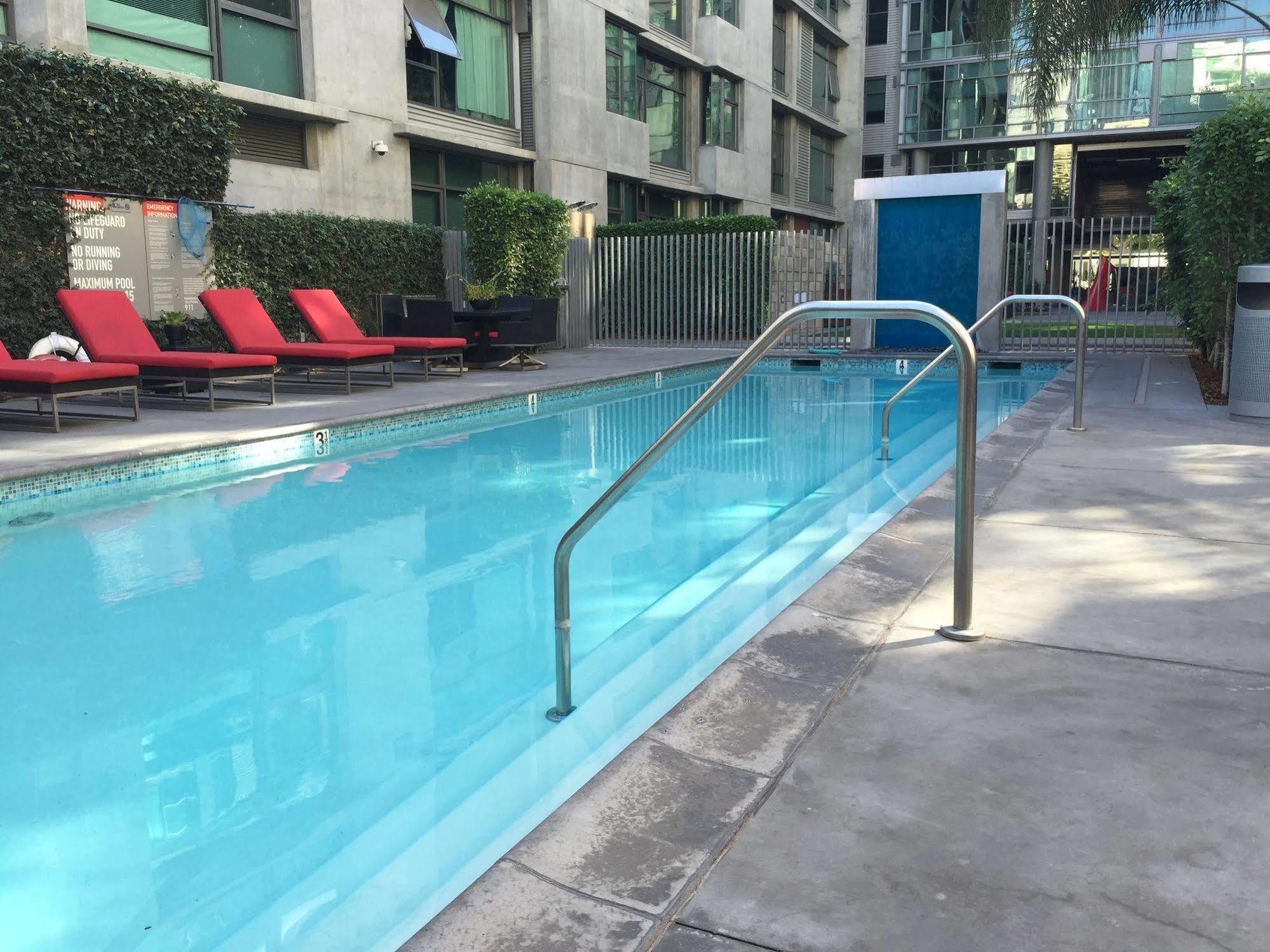 Corporate Suites Downtown In The Heart Of La Hotel 4*