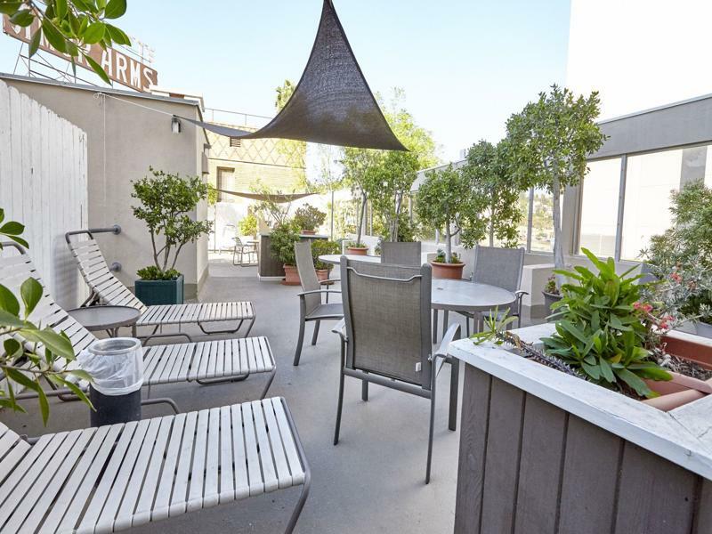 Hollywood Orchid Hotel 2*