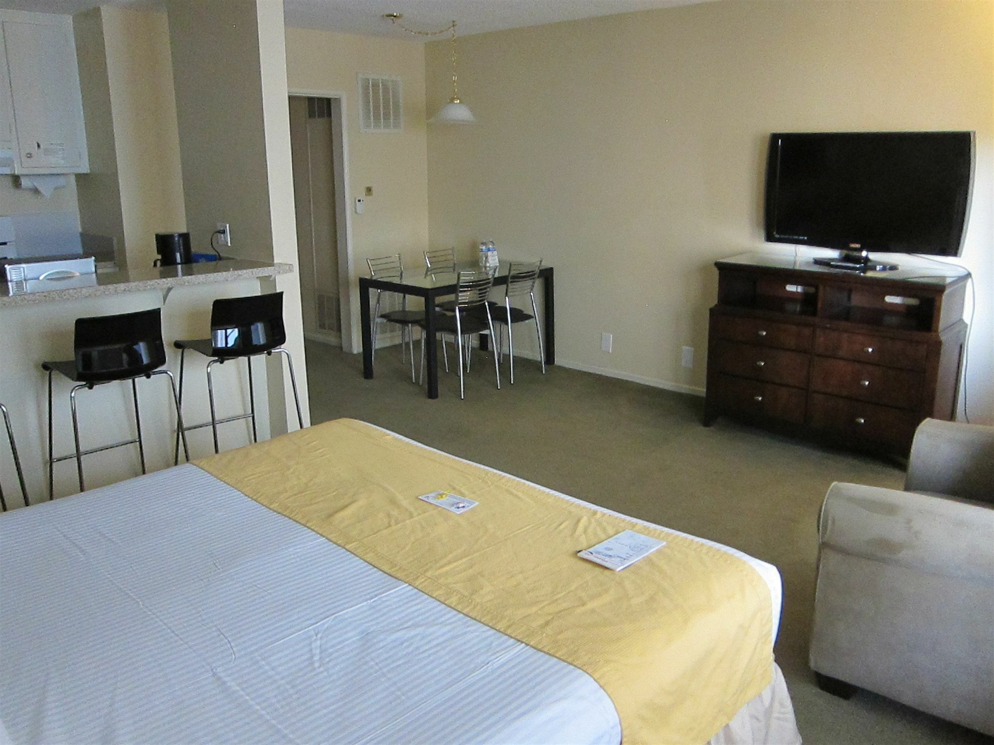 Hollywood Orchid Hotel 2*