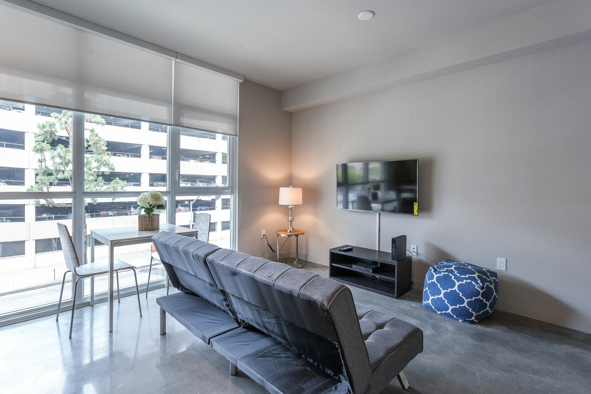 Tripbz 8th And Grand Apartment